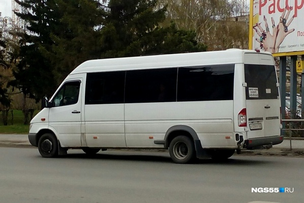 Маршрутка № 445 снова будет ездить по-старому Маршрутка № 445 снова будет ездить по-старому