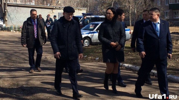 Глава Башкирии выехал в школу, где ученик напал на учительницу и одноклассников