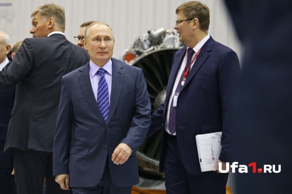 Владимир Путин на Уфимском моторостроительном производственном объединении Владимир Путин на Уфимском моторостроительном производственном объединении