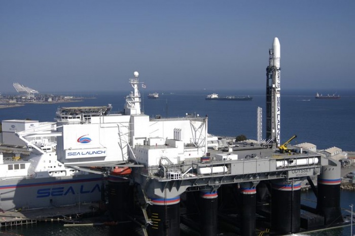 Запуски космических аппаратов на космодроме Sea Launch начались в 1999 году Запуски космических аппаратов на космодроме Sea Launch начались в 1999 году