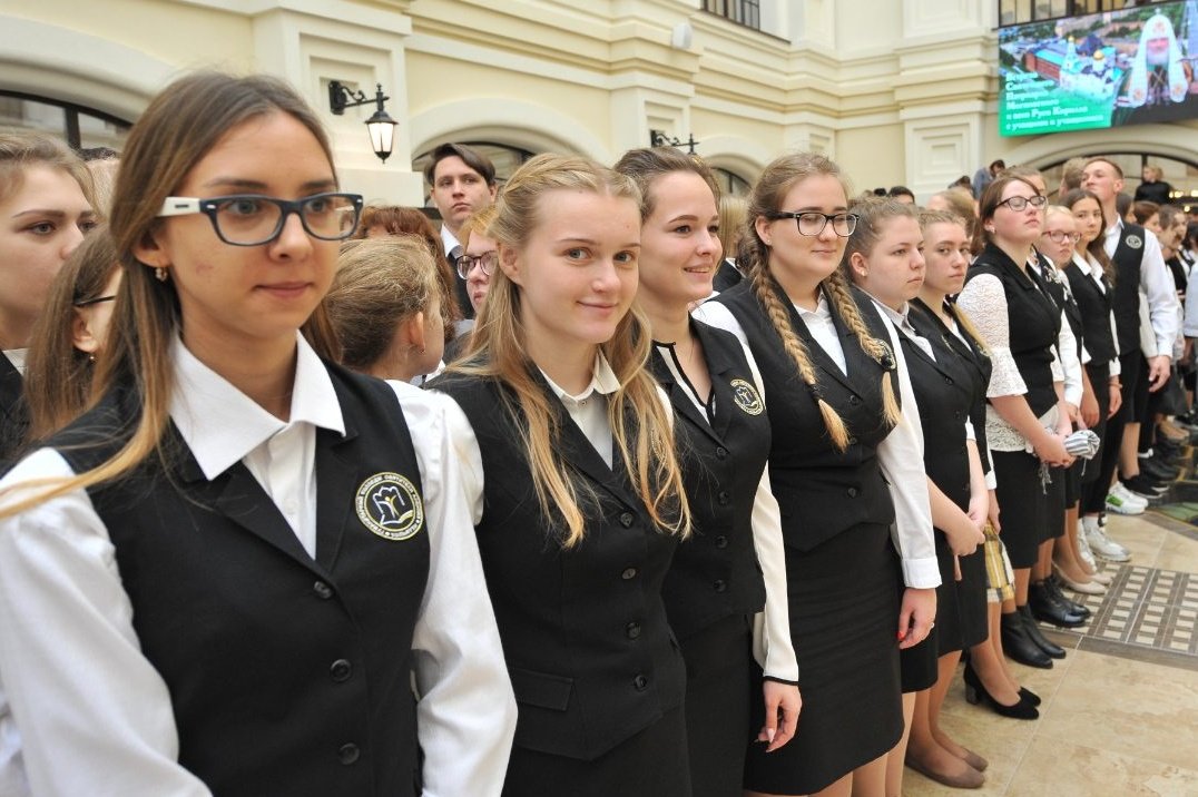 В институте готовят преподавателей разных специальностей В институте готовят преподавателей разных специальностей