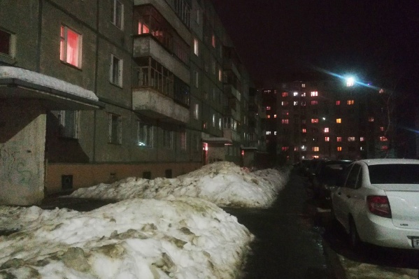 Сын жил вместе с родителями Сын жил вместе с родителями