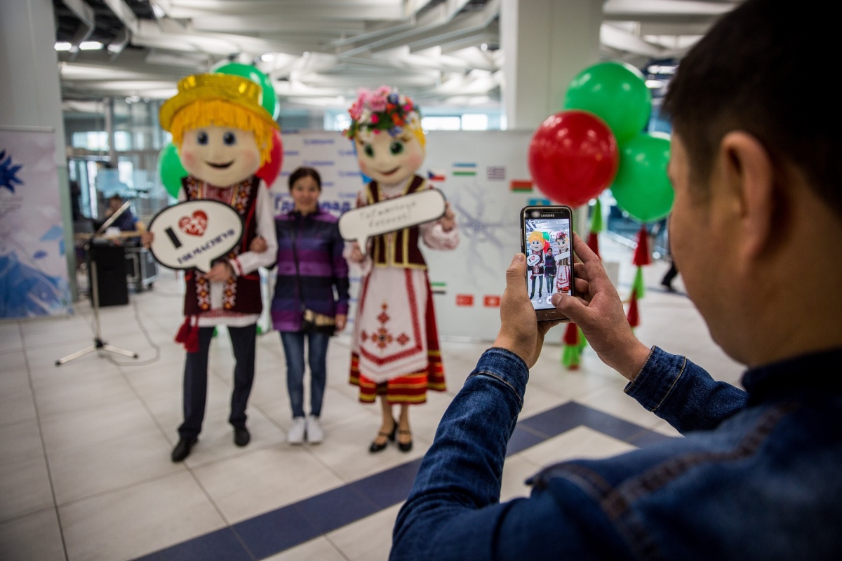 Новосибирск минск. Международные игрушки. American International Toy Fair 2019. Магазин фасоль станица Брюховецкая. Станица Брюховецкая магазин фасоль управляющий.