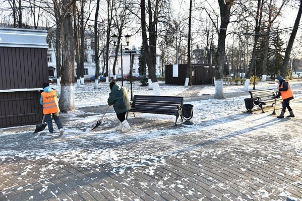 Убирать парки и скверы будут 80 человек Убирать парки и скверы будут 80 человек