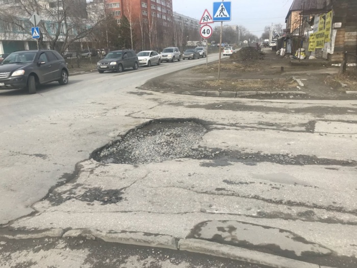 Водители две недели жалуются в мэрию Водители две недели жалуются в мэрию