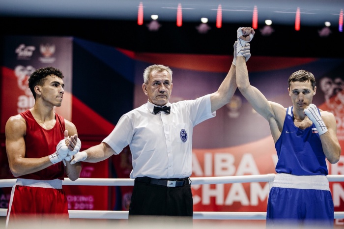 Фото с 1/8 чемпионата. Тогда Андрей Замковой одержал досрочную победу в первом раунде Фото с 1/8 чемпионата. Тогда Андрей Замковой одержал досрочную победу в первом раунде