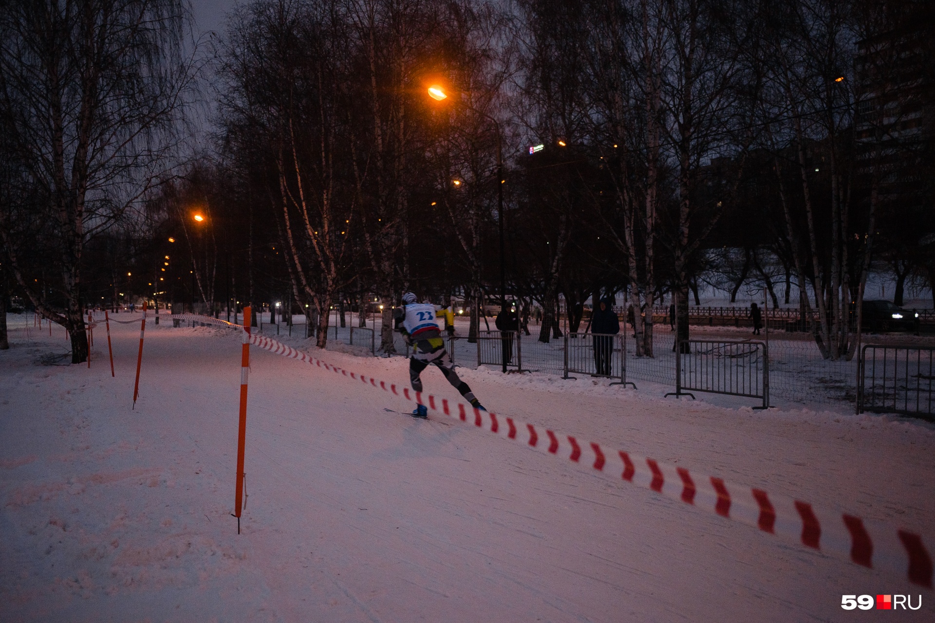 Соревнования пришлись на вечернее время суток Соревнования пришлись на вечернее время суток