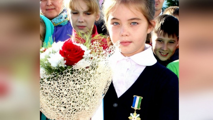 Школьница из Башкирии, спасшая из пожара шестерых детей, получила знак «Горячее сердце»