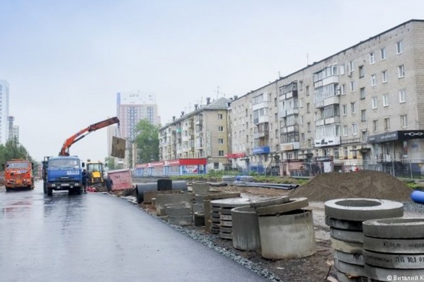 Так сейчас выглядит участок улицы Революции около стадиона «Юность» Так сейчас выглядит участок улицы Революции около стадиона «Юность»