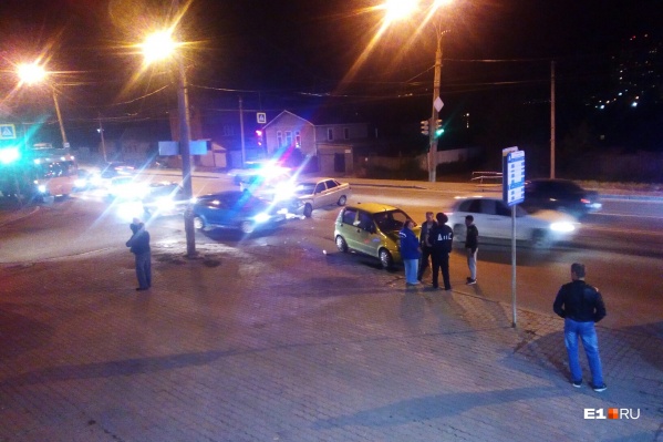 К месту аварии приехала машина реанимации К месту аварии приехала машина реанимации