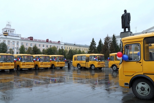 Из федерального бюджета уже выделили средства на покупку 21 автобуса для школьников Из федерального бюджета уже выделили средства на покупку 21 автобуса для школьников