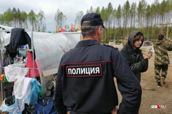 За день полиция задержала двух человек на Шиесе За день полиция задержала двух человек на Шиесе