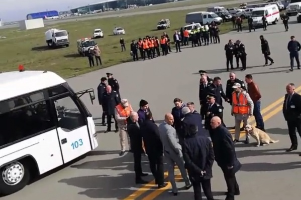 В аэропорту Баку вчера проверяли пассажиров и багаж рейса U6 1116 В аэропорту Баку вчера проверяли пассажиров и багаж рейса U6 1116