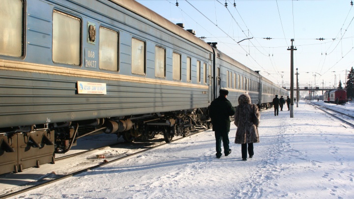 «Проверял работу тормозов»: пассажир поезда Санкт-Петербург — Челябинск сорвал стоп-кран