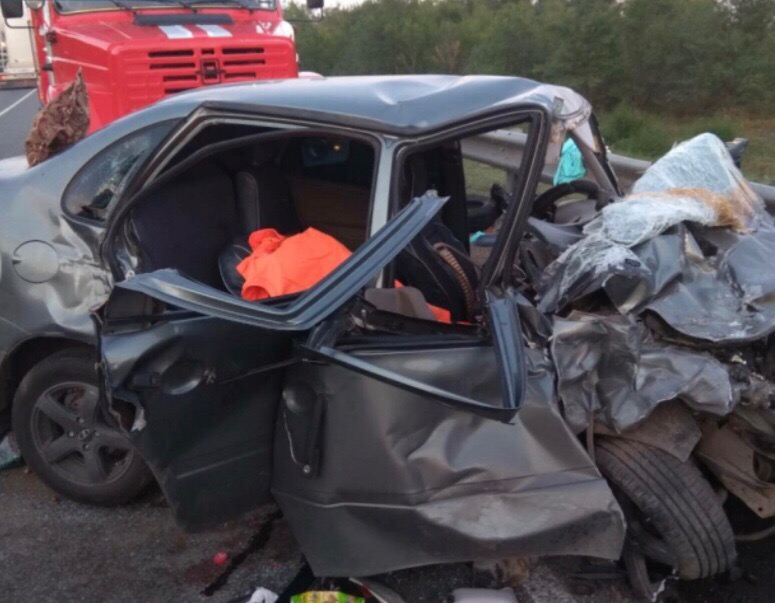 Lada Kalina также получила серьёзные повреждения Lada Kalina также получила серьёзные повреждения
