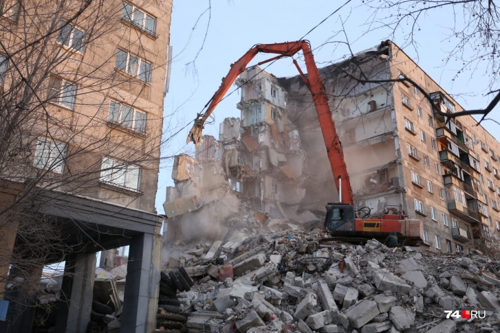 В результате взрыва под завалами погибли 39 человек В результате взрыва под завалами погибли 39 человек