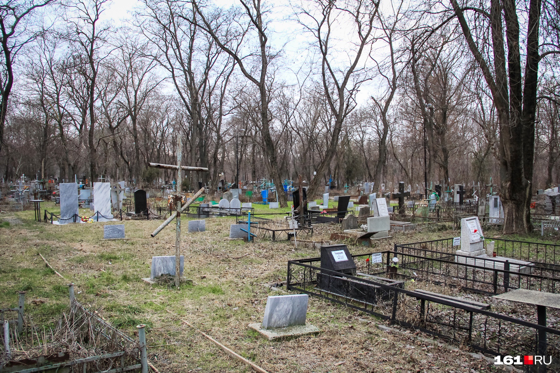 фото ростовского кладбища