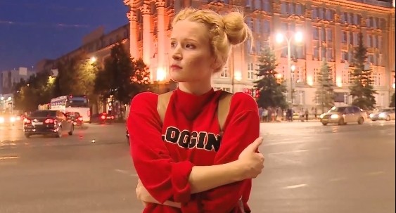 "У меня во дворе лужа размером с Канаду": Лиза Монеточка сбежала из Екатеринбурга в Москву