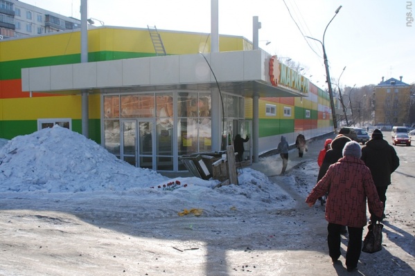 На этом месте в 2013 году убили полицейского Виктора Кабака На этом месте в 2013 году убили полицейского Виктора Кабака