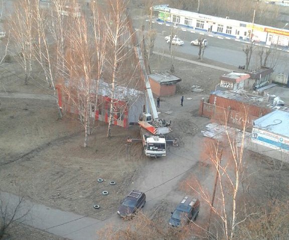 Кран испортил газон Кран испортил газон