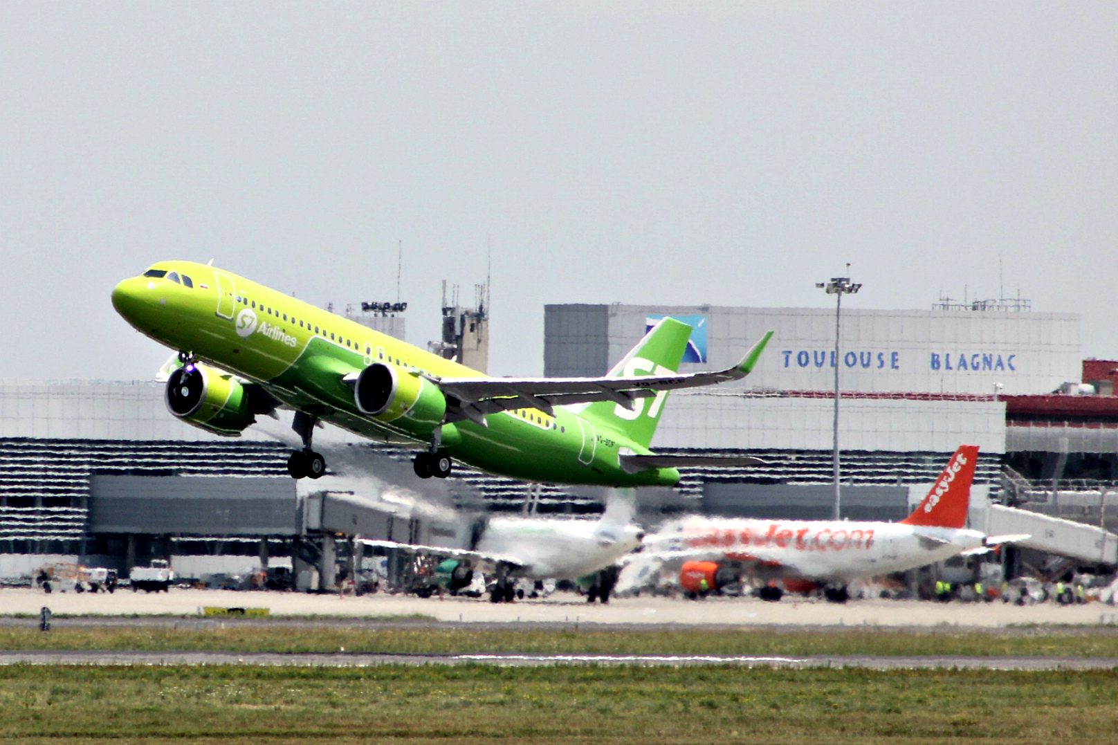 Первый A320neo российской компании на пути к новому дому Первый A320neo российской компании на пути к новому дому
