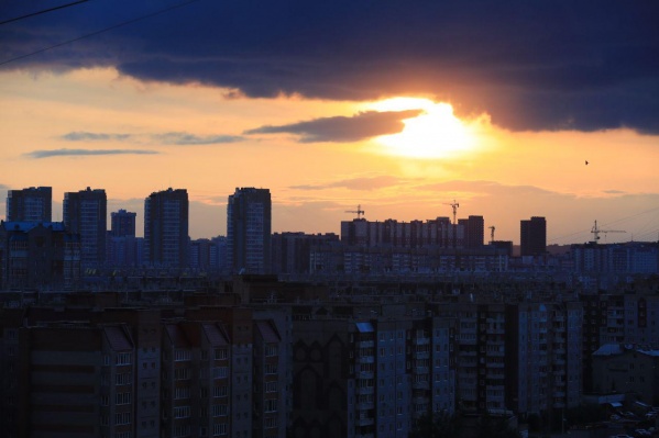 Сегодня красноярцы могли наблюдать потрясающий закат Сегодня красноярцы могли наблюдать потрясающий закат