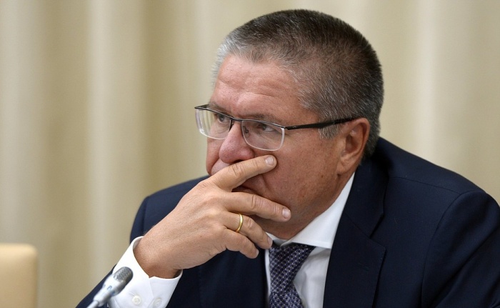 В суд Алексей Улюкаев явился с вещами В суд Алексей Улюкаев явился с вещами