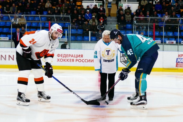 Пермяки играли в Усть-Каменогорске против местного «Торпедо» Пермяки играли в Усть-Каменогорске против местного «Торпедо»