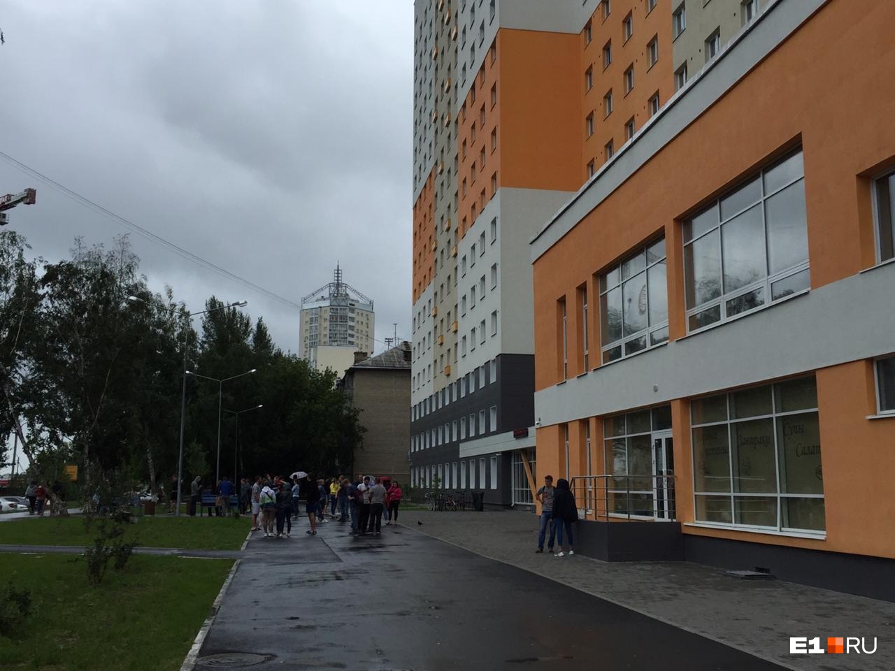 Еще одно общежитие УрФУ эвакуировали Еще одно общежитие УрФУ эвакуировали