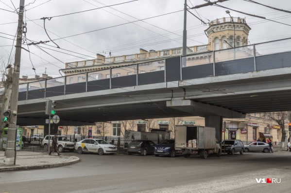 Спустя два года после ремонта вновь потребовали привести в порядок Комсомольский мост Спустя два года после ремонта вновь потребовали привести в порядок Комсомольский мост