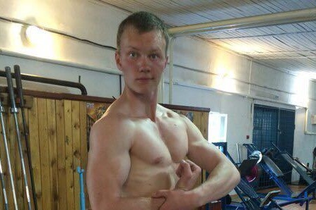 Из отличительных примет Романа — голубые глаза, высокий рост и спортивное телосложение Из отличительных примет Романа — голубые глаза, высокий рост и спортивное телосложение