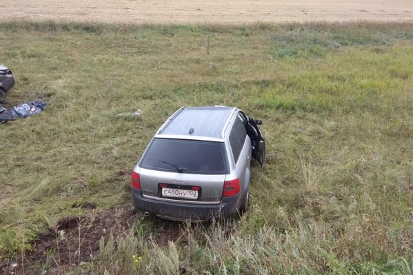 Водителю Audi также потребовалось помощь врача Водителю Audi также потребовалось помощь врача