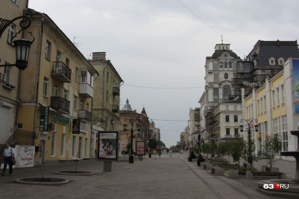 Много памятников архитектуры сосредоточено на улице Ленинградской Много памятников архитектуры сосредоточено на улице Ленинградской