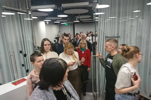 В Ельцин-центре должно было пройти мероприятие под названием «Бай-бай, стигма!» В Ельцин-центре должно было пройти мероприятие под названием «Бай-бай, стигма!»