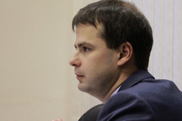 Как только Александр Асриянц приехал в Ярославль, его сразу назначили управлять спорткомплексом «Вознесенский» Как только Александр Асриянц приехал в Ярославль, его сразу назначили управлять спорткомплексом «Вознесенский» 