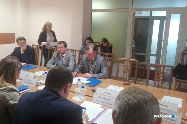 Министр экологии Владимир Часовитин презентовал план спасения Красноярска от выбросов Министр экологии Владимир Часовитин презентовал план спасения Красноярска от выбросов