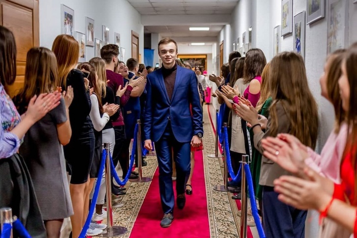 Евгений Жиряков только окончил школу и собирался учиться в ТИУ Евгений Жиряков только окончил школу и собирался учиться в ТИУ