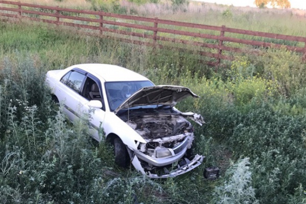 У одной из машин сильно повреждена передняя часть У одной из машин сильно повреждена передняя часть