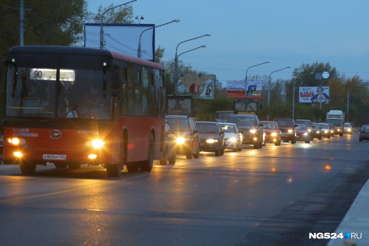 Мост будет открыт, но в центре введут ограничения Мост будет открыт, но в центре введут ограничения