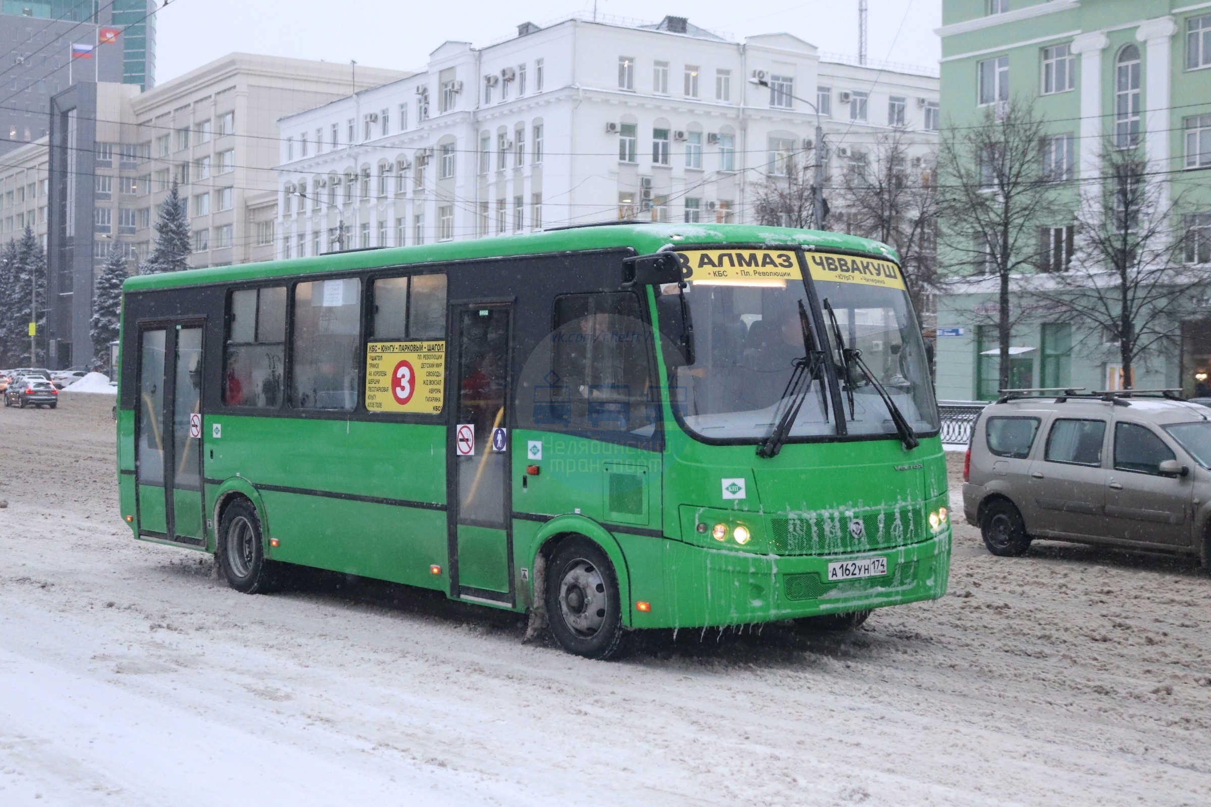 Маршрутки челябинска. Автобус ЛИАЗ зеленый Челябинск. ПАЗ вектор зеленый Челябинск. ЛИАЗ зеленый пазик. Автобус ПАЗ Челябинск.