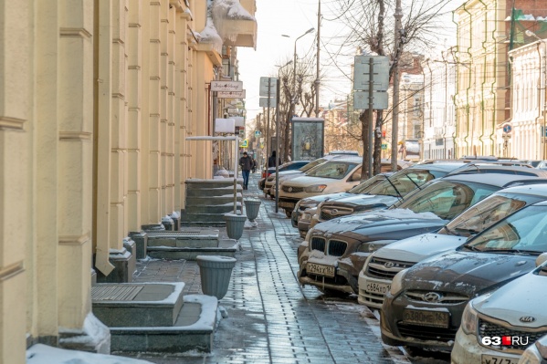 Улица Куйбышева попадет в эксперимент с платными парковками Улица Куйбышева попадет в эксперимент с платными парковками