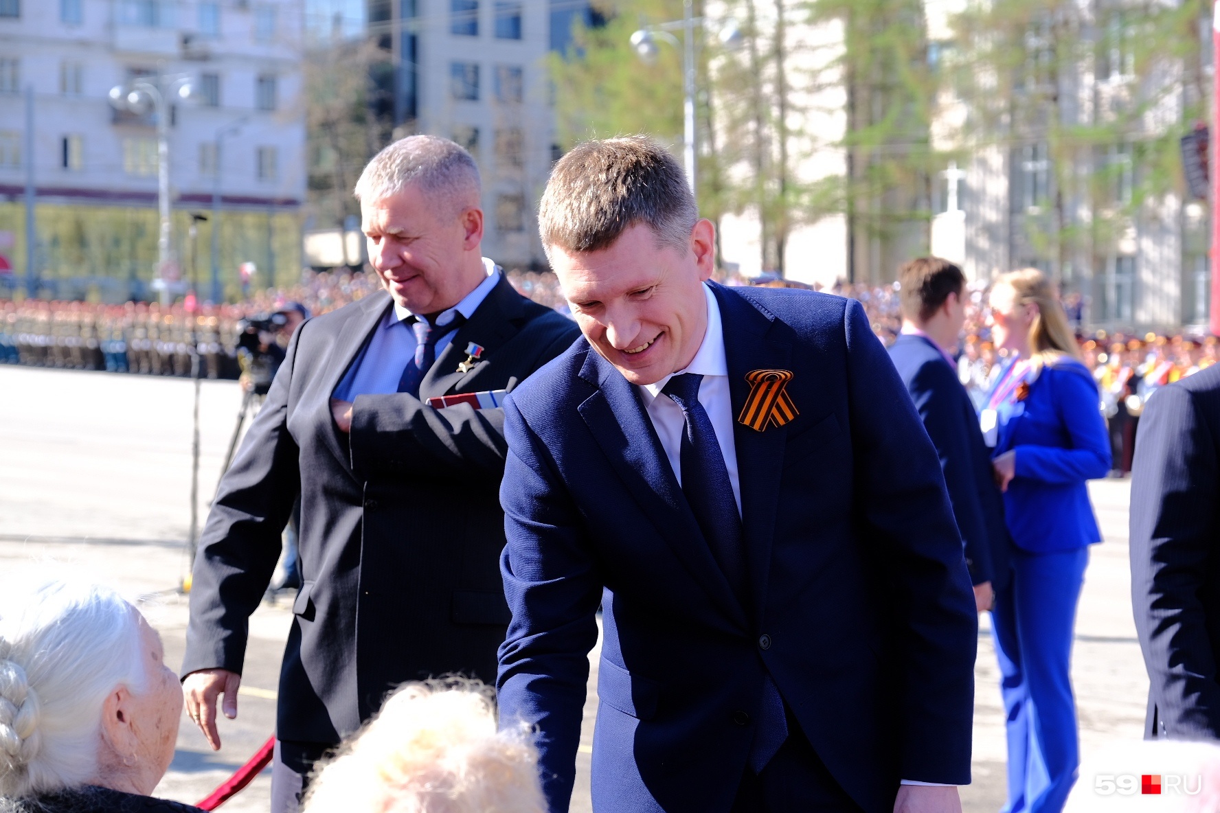 Почетных гостей праздника приветствует губернатор края Максим Решетников