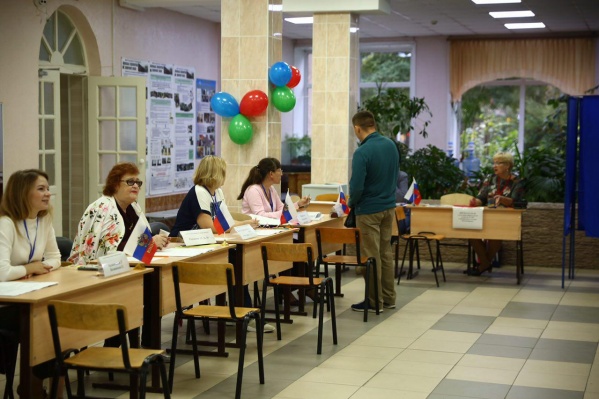 Корреспонденты НГС убедились в том, что утром на участках было совсем мало избирателей Корреспонденты НГС убедились в том, что утром на участках было совсем мало избирателей