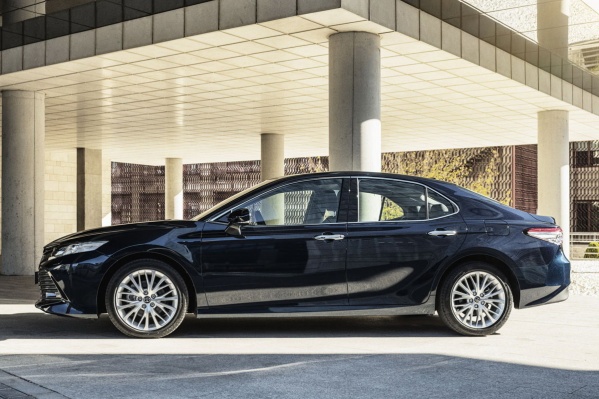 Toyota Camry лидирует в D-сегменте Toyota Camry лидирует в D-сегменте