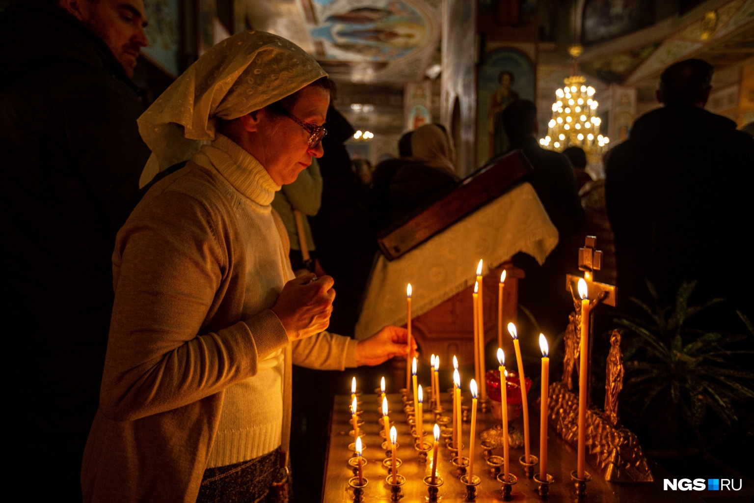 В полночь началась Божественная литургия В полночь началась Божественная литургия