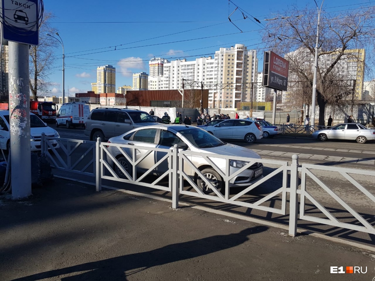 Трое в больнице, один погиб: Renault протаранил Chevrolet, когда тот разворачивался у Автовокзала