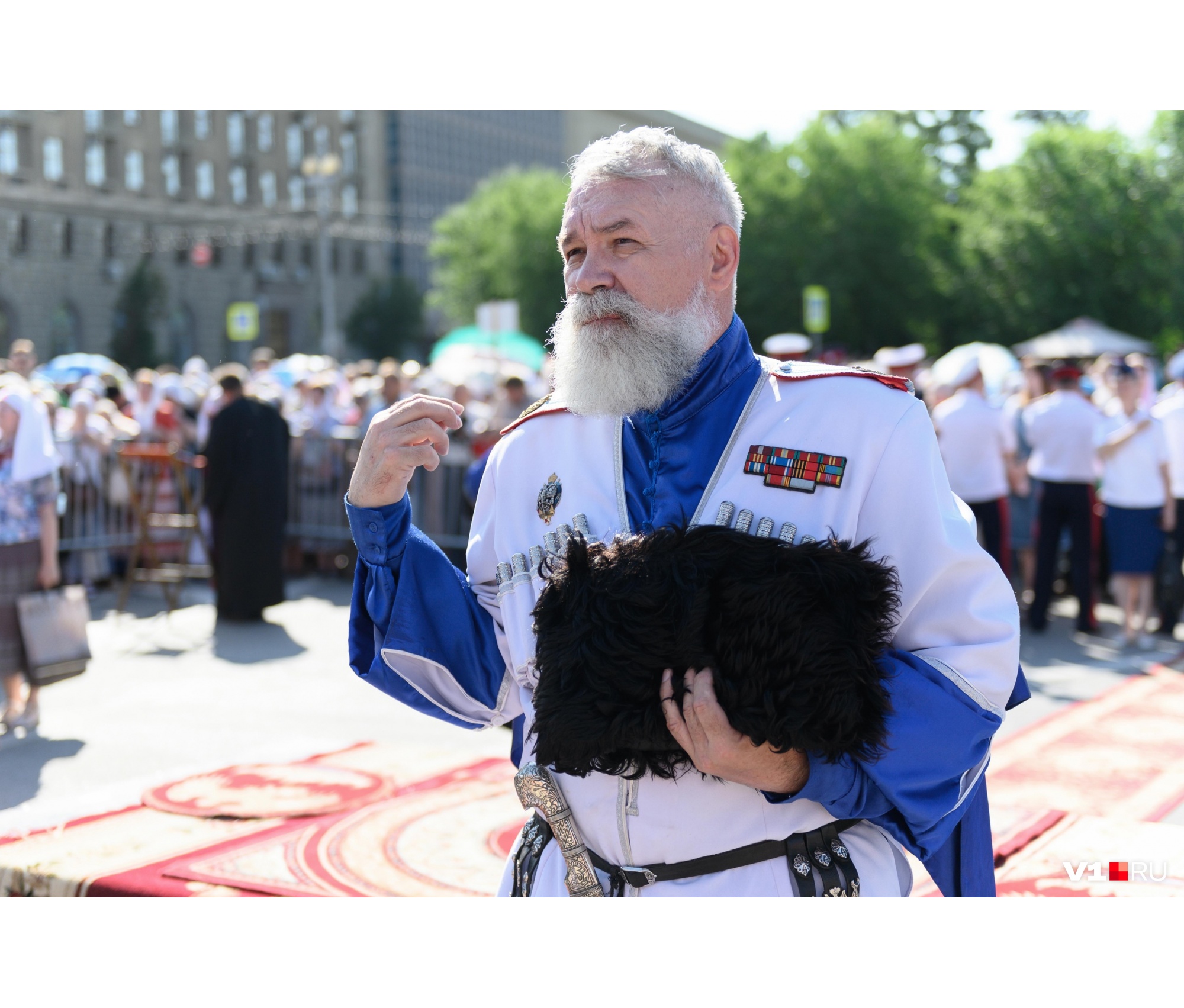 В полном параде пришли казаки В полном параде пришли казаки