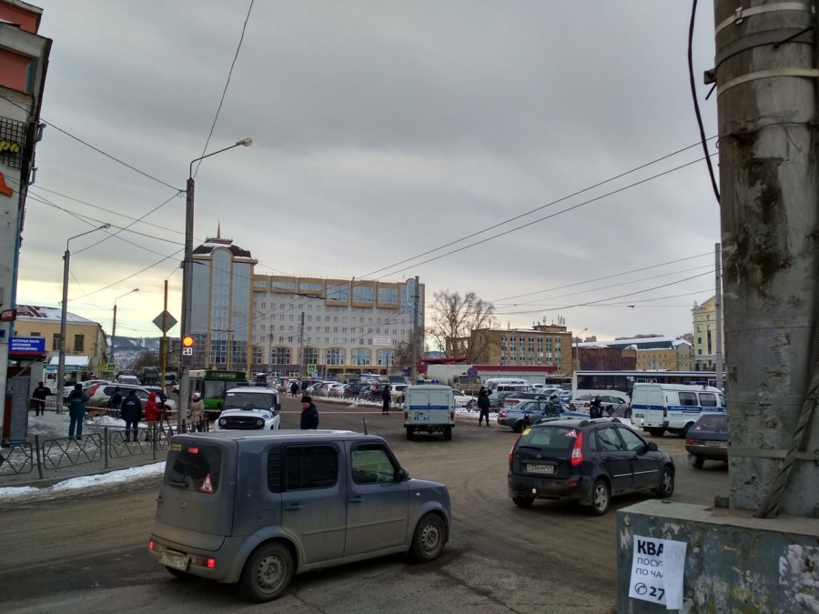 «Бомбой» на вокзале Красноярска оказался перемотанный изолентой телефон «Бомбой» на вокзале Красноярска оказался перемотанный изолентой телефон