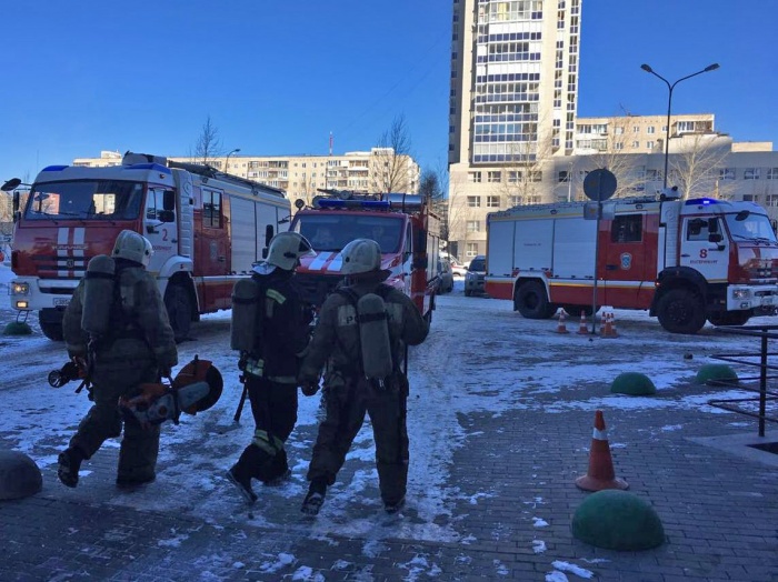 На сообщение о пожаре в 24-этажной высотке приехали 60 спасателей На сообщение о пожаре в 24-этажной высотке приехали 60 спасателей