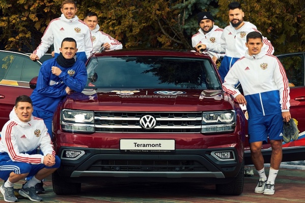 Футбольное спонсорство Volkswagen является частью масштабной кампании марки «Болеем за болельщиков» Футбольное спонсорство Volkswagen является частью масштабной кампании марки «Болеем за болельщиков»